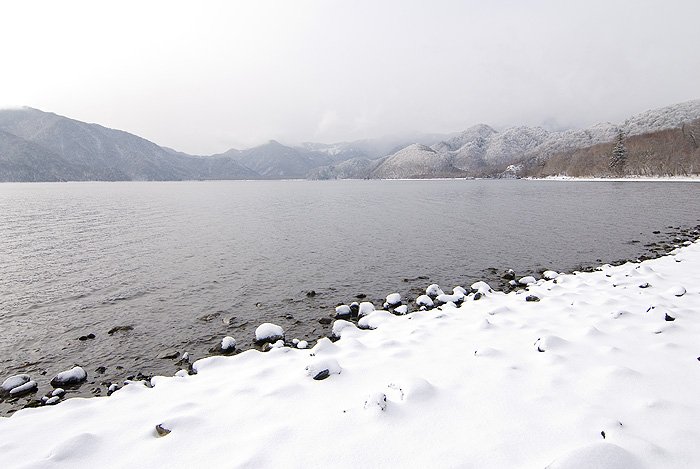 nikko chuzenji lake winter